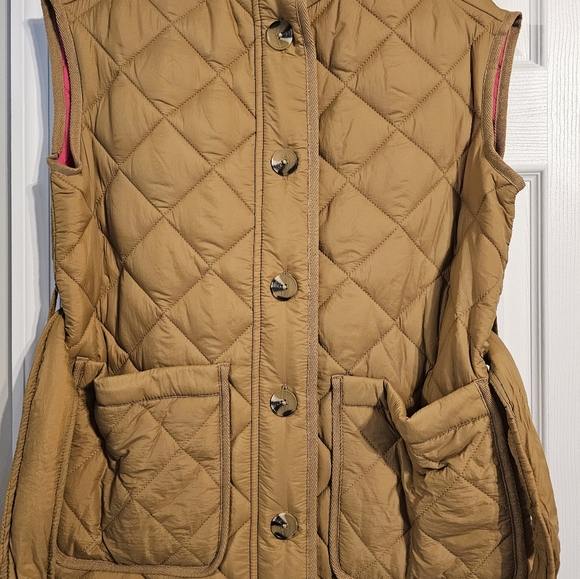 Free Assembly Quilted Vest - Picture 3 of 6